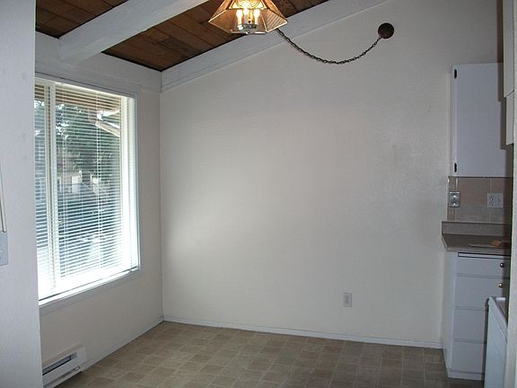 5th image of 18207 1st Ave S APT B5