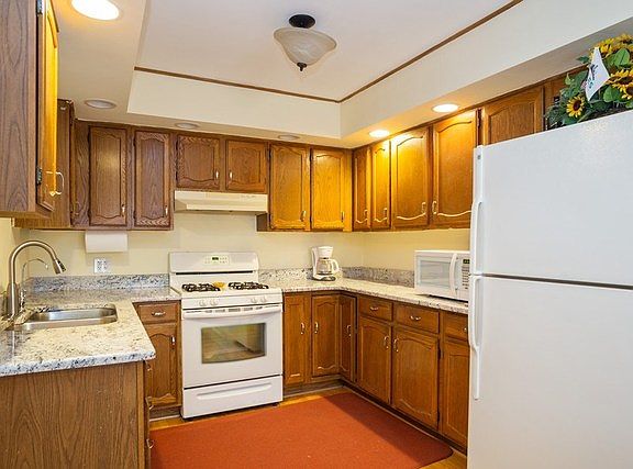 4th image of 8327 N Oconto Ave