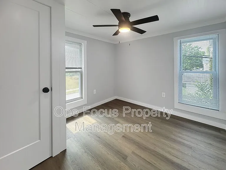 16 N Jones St — Photo 13