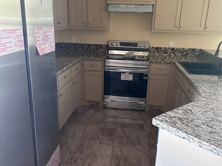 530 E Ebony St #1 — Photo 3