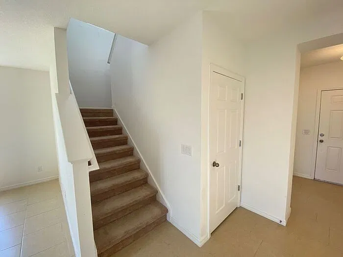5 bed, 3.5 bath, 2737 sqft, $2,585 — Photo 4