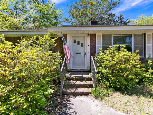 5725 Oleander Dr, Hanahan, SC 29410