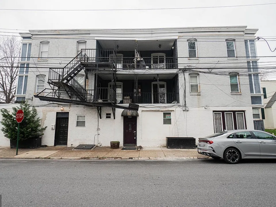 1001 Andrews Ave #5