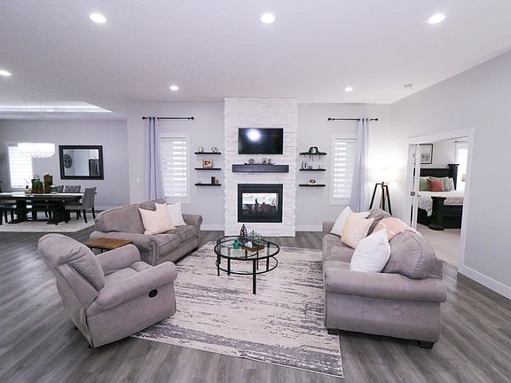 3rd image of 6007 5th Avenue Pl