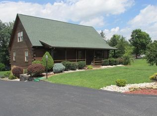 1112 W Laurel Cir, Mount Pleasant, PA 15666