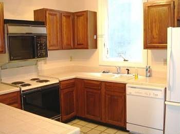 3rd image of 936 Conti St APT 12