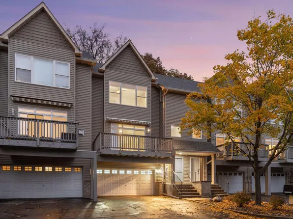 9820 Cove Dr, Minnetonka, MN 55305