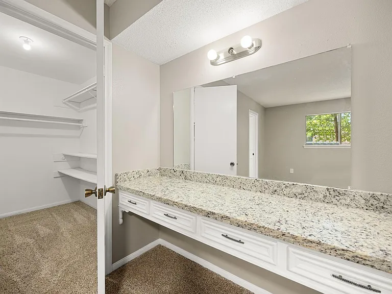 5923 Pebble Springs Dr — Photo 25