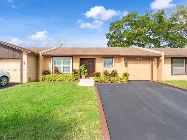 9421 S Meadows Cir, Miramar, FL 33025