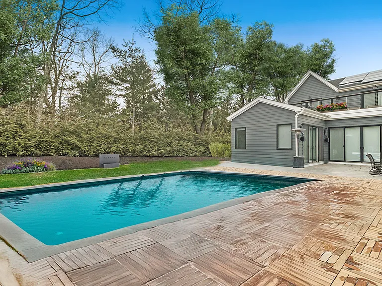 124 Big Fresh Pond Rd — Photo 2