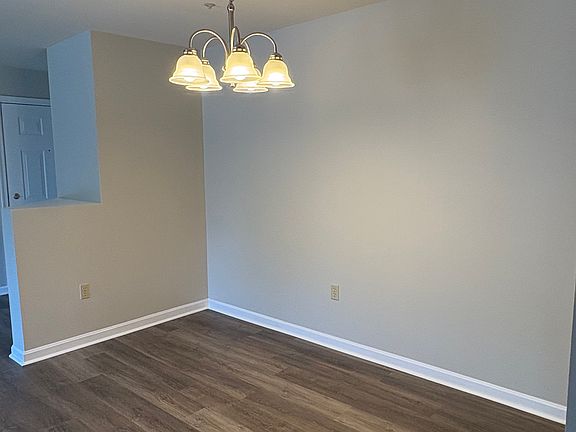 3rd image of 3850 Shadywood Dr Unit 2D