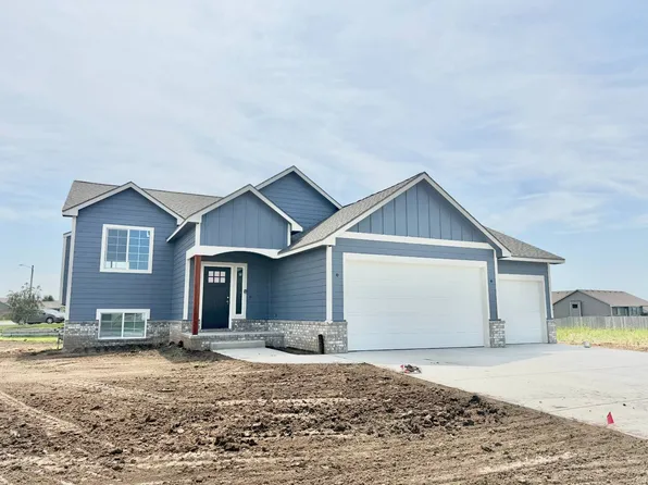 9962 Jasmine Dr, Manhattan, KS 66502