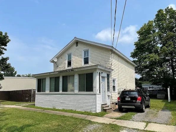 7 Union St, Fredonia, NY 14063