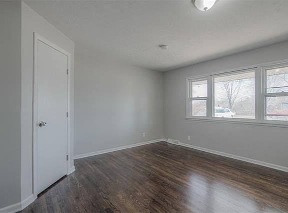 4th image of 1708 Highland Dr