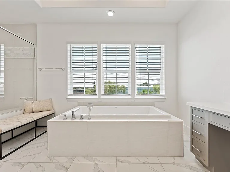 2602 Cottage Grove Green Dr — Photo 22