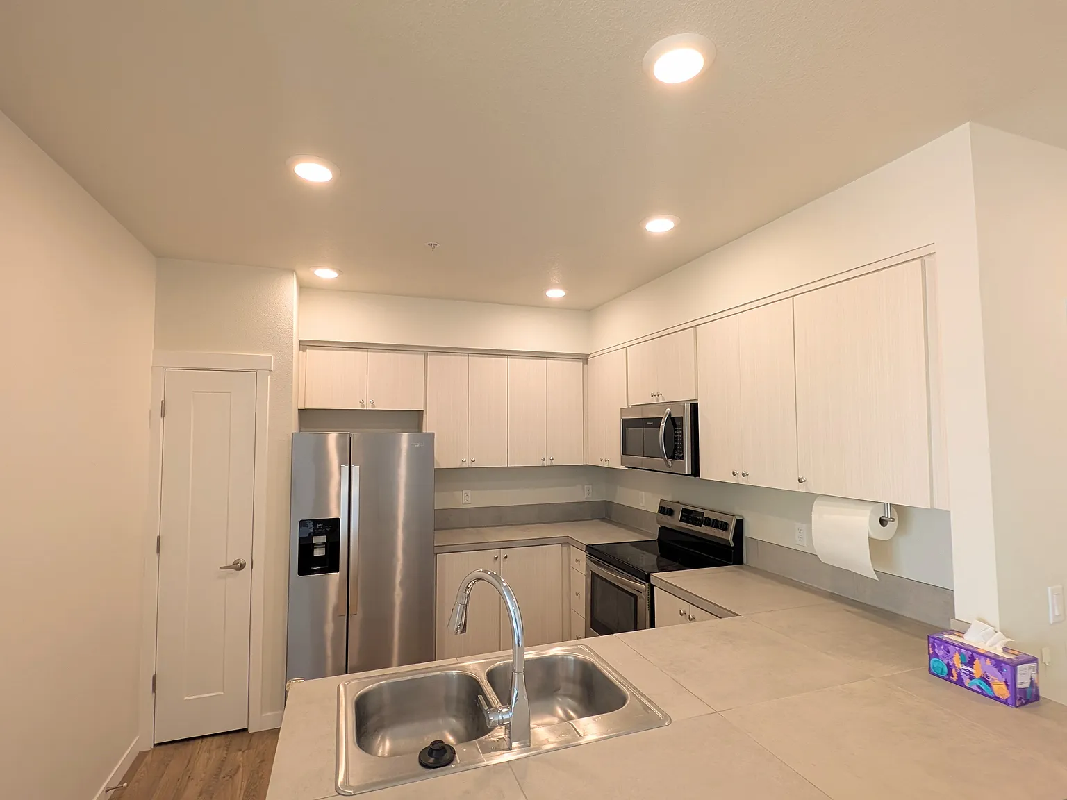 2 bed, 1105 sqft, $2,325 — Photo 4