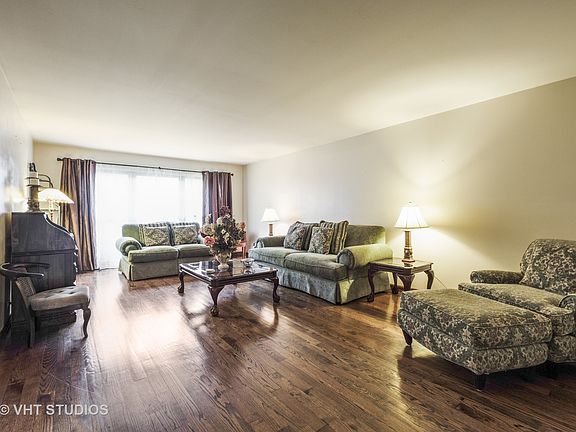 5th image of 1103 New Trier Ct