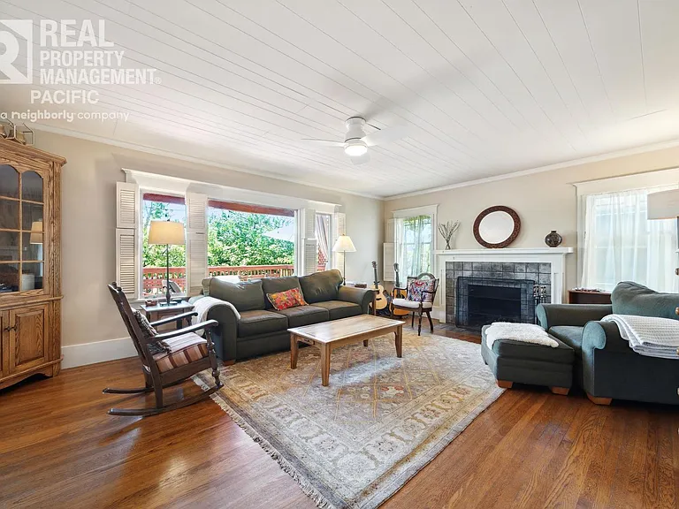 1550 Beverly Pl — Photo 3