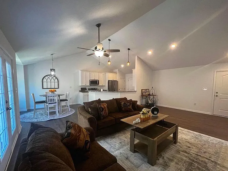 1200 Happy Ridge Dr — Photo 17