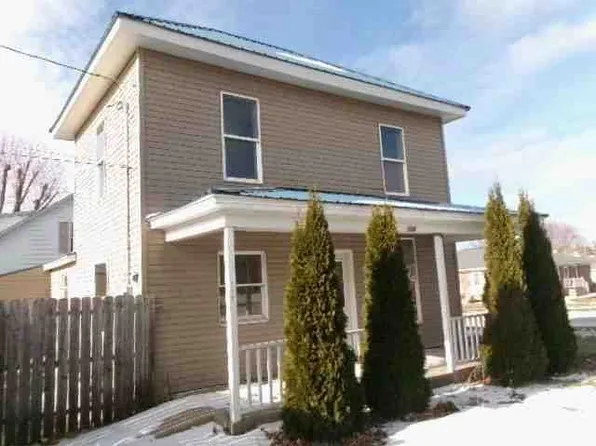 604 9th St SE, Dyersville, IA 52040