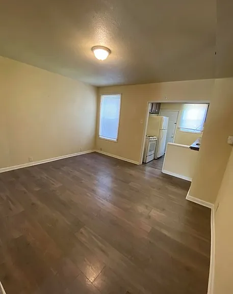 538 Maude Ave — Photo 2