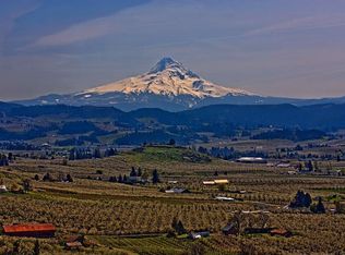 2340 Old Dalles Dr, Hood River, OR 97031