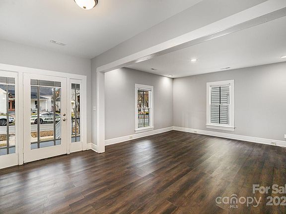 5th image of 409 S Rowan Ave