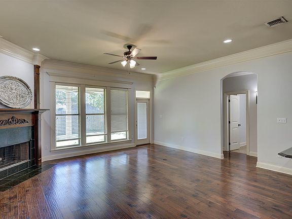 4th image of 5347 Barberry Ln