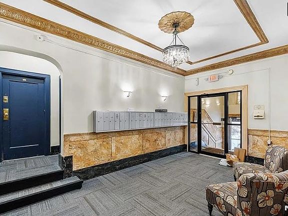 5th image of 303 Hamilton Pl APT B4