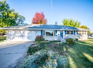 604 James Ct, West Bend, WI 53095