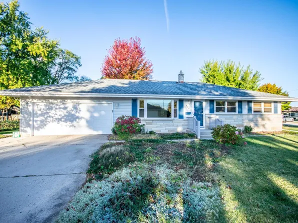 604 James COURT, West Bend, WI 53095