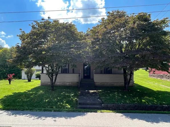627 Rice St, Barrackville, WV 26559