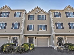 4695 N Main St APT 2, Fall River, MA 02720