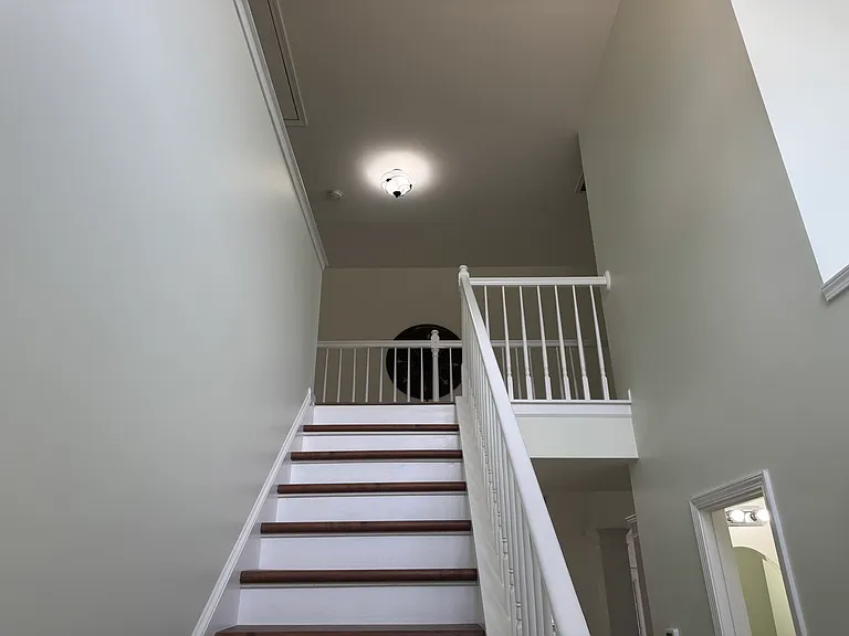 136 Madelia Pl — Photo 33