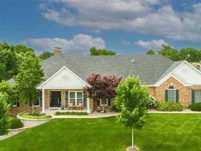 2 Country Club Woods Dr, Saint Charles, MO, 63303