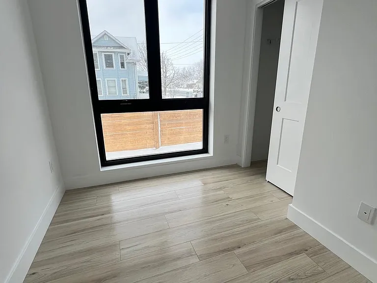 7727 Wilson Cres #206 — Photo 8