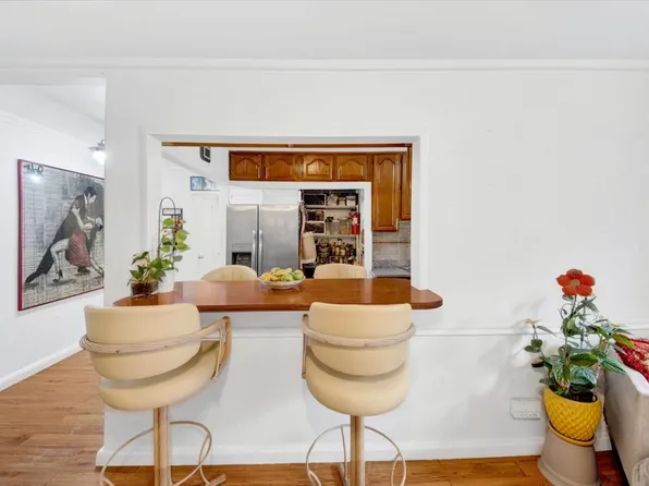 2630 Kingsbridge Terrace image 5 of 20