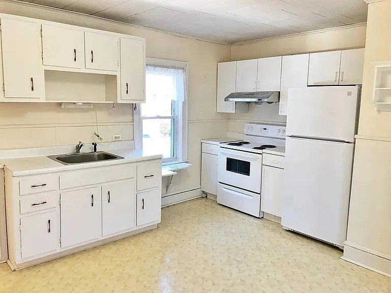 308 Belmont St #2 — Photo 4