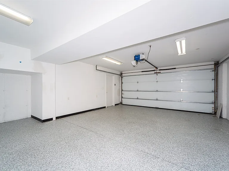 7 Dewey St #2 — Photo 18