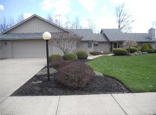 8747 Timber Edge Dr, North Ridgeville, OH 44039