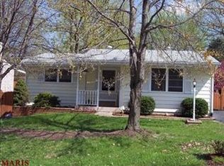 912 Joeard Ln, Saint Charles, MO 63301
