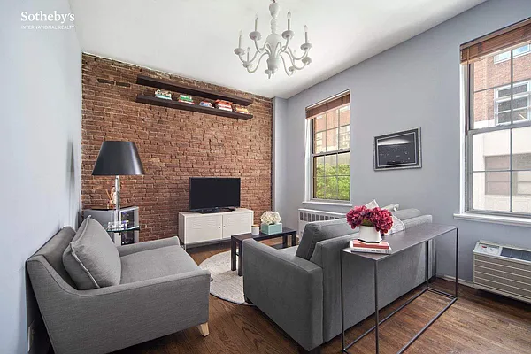 Rented by Sotheby's International Realty | media 11