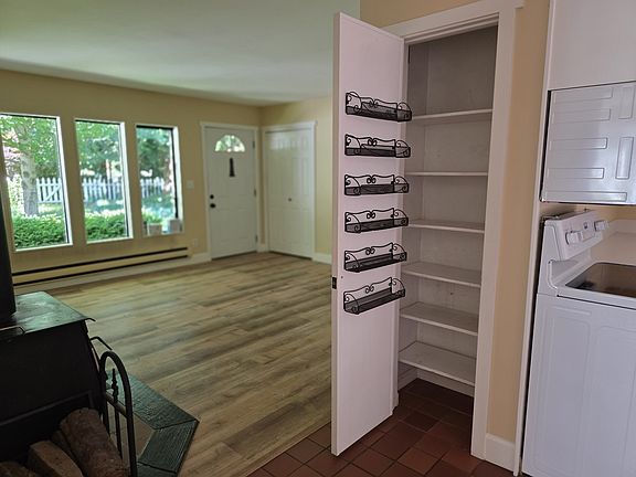 4th image of 266 Boundary Bay Rd
