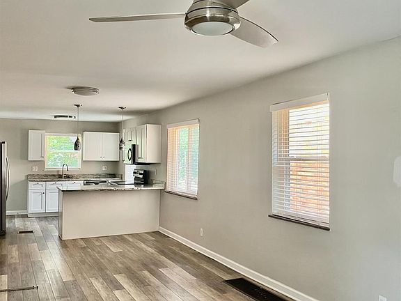 5th image of 6131 Mayflower Ave