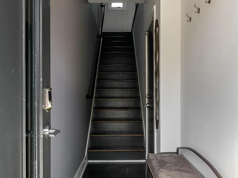 680 Barnett St NE — Photo 6