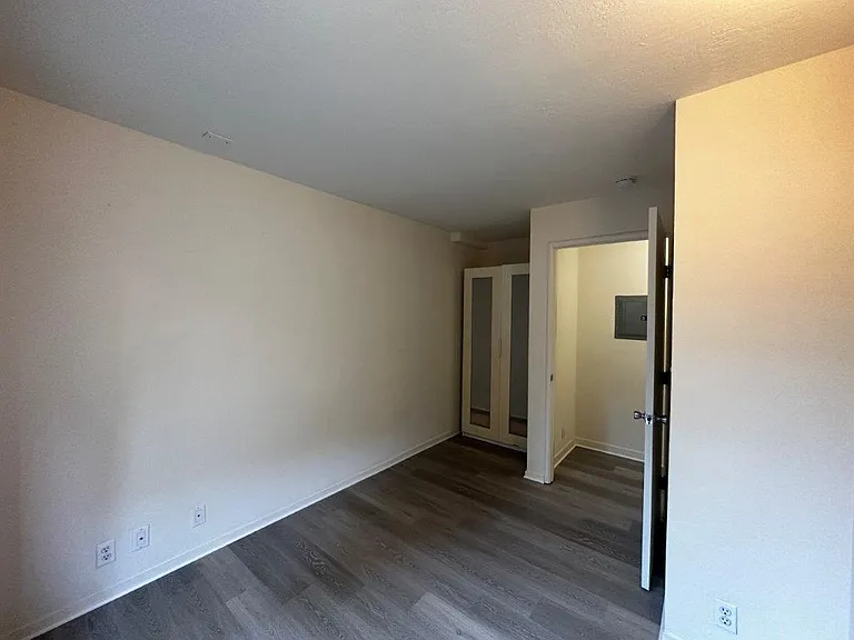 1618 Milvia Street — Photo 8