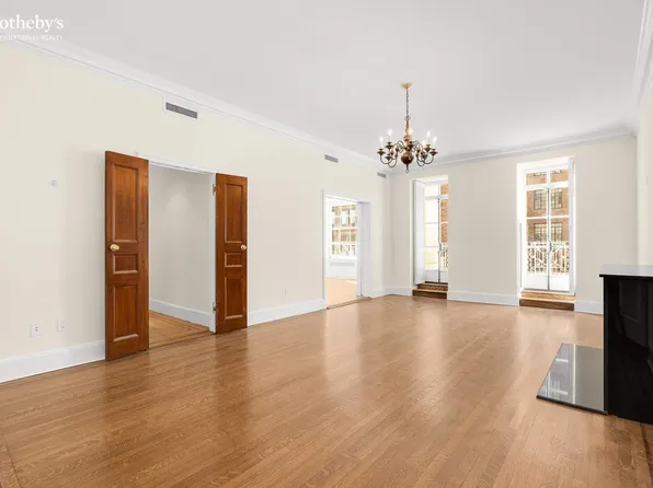 435 East 52nd Street image 31 of 33