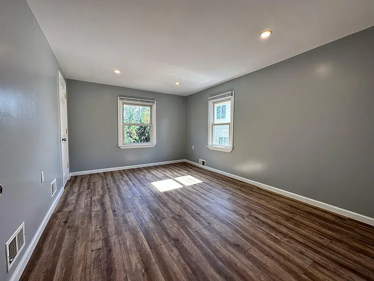 750 S Springfield Ave — Photo 6