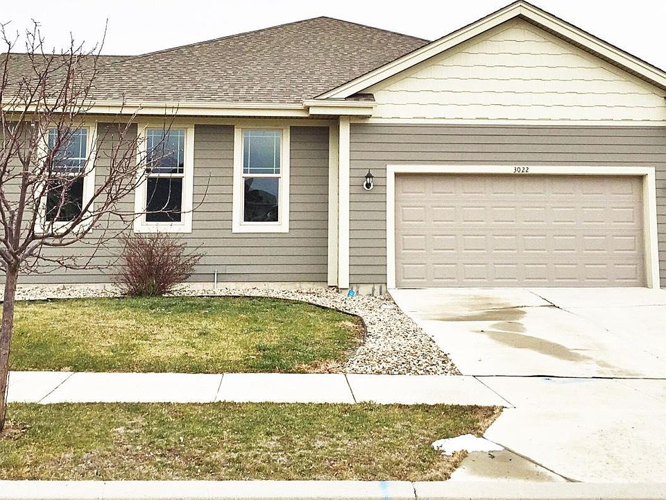 2nd image of 3022-3024 Golden Vista Ave
