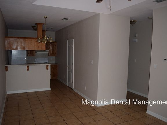 2nd image of 601 Buena Vista Dr APT A